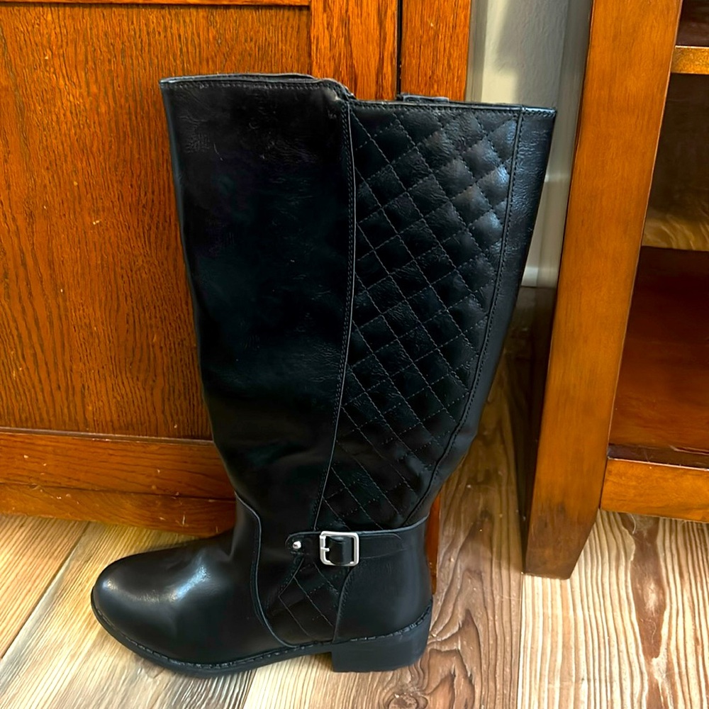 Black low chunky heel boots